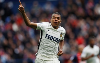 浩瀚体育热评-佩德里这球转身太潇洒