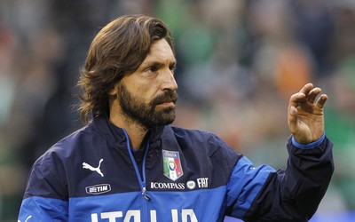 浩瀚体育-凯特琳福特球鞋上的标语